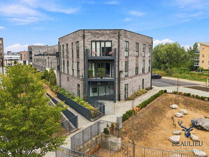 2 Bedroom Flat For Sale In Wharf Road, Chelmsford, CM2