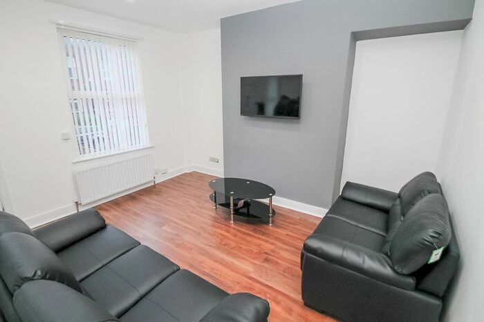3 Bedroom Terraced House To Rent In Graham View, Burley, Leeds, LS4