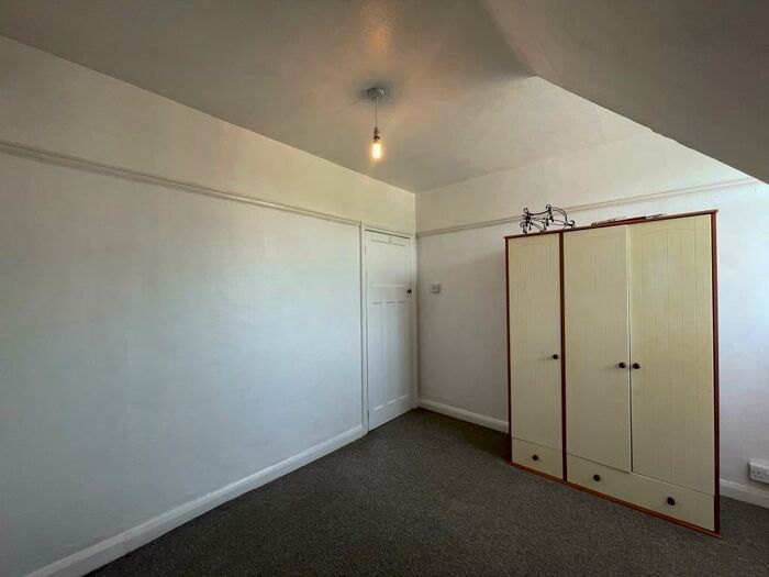 1 Bedroom Flat To Rent In The Colonnade, Woolston, SO19