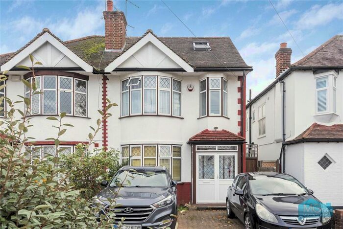 5 Bedroom Semi-Detached House To Rent In Pymmes Green Road, London, N11