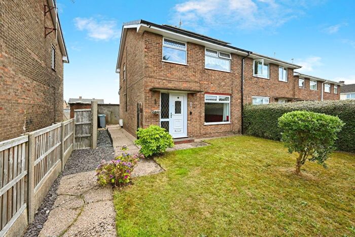 3 Bedroom Semi-Detached House For Sale In Birch Avenue, Rainworth, Mansfield, NG21