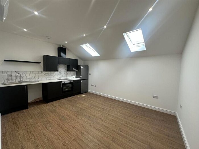 1 Bedroom Apartment To Rent In Shirley High Street, Southampton, SO16