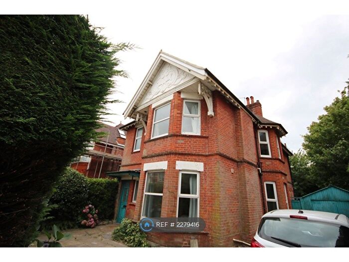 8 Bedroom Detached House To Rent In Talbot Road, Bournemouth, BH9