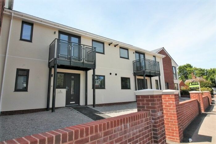 2 Bedroom Flat To Rent In Church Road, Alphington, Exeter, EX2