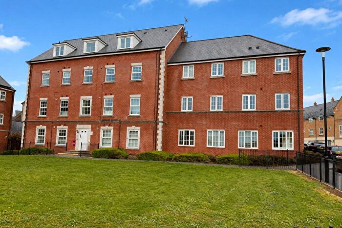 2 Bedroom Apartment For Sale In Dyson Road, Swindon, Wiltshire, SN25