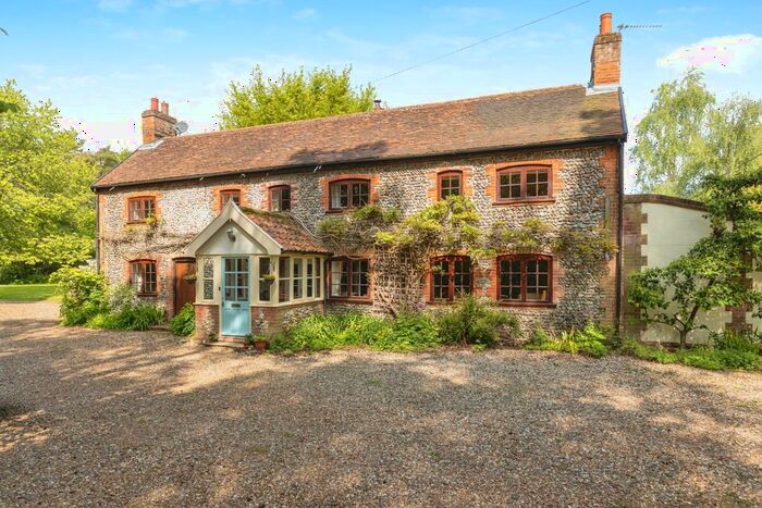 6 Bedroom Link Detached House For Sale In Green Lane, Quidenham, Norwich, Norfolk, NR16