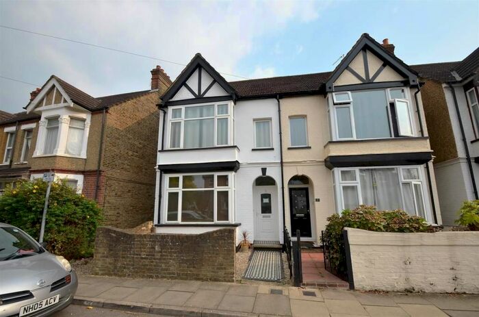 5 Bedroom Semi-Detached House To Rent In St. Stephens Road, Yiewsley, West Drayton, UB7