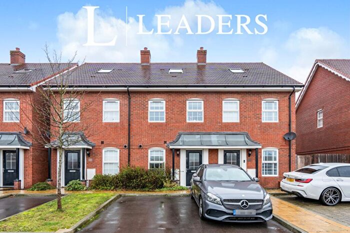 3 Bedroom House To Rent In Ashton Gardens, SO50