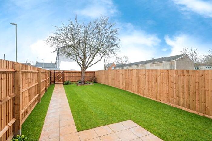 3 Bedroom End Of Terrace House To Rent In Stanmore Crescent, Carterton, OX18