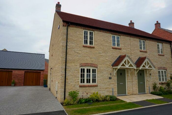 3 Bedroom Semi-Detached House To Rent In Fisher Grove, Olney, MK46