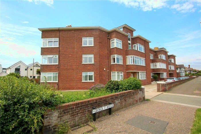 2 Bedroom Flat To Rent In Gloucester Court, George V Avenue, Worthing, West Sussex, BN11