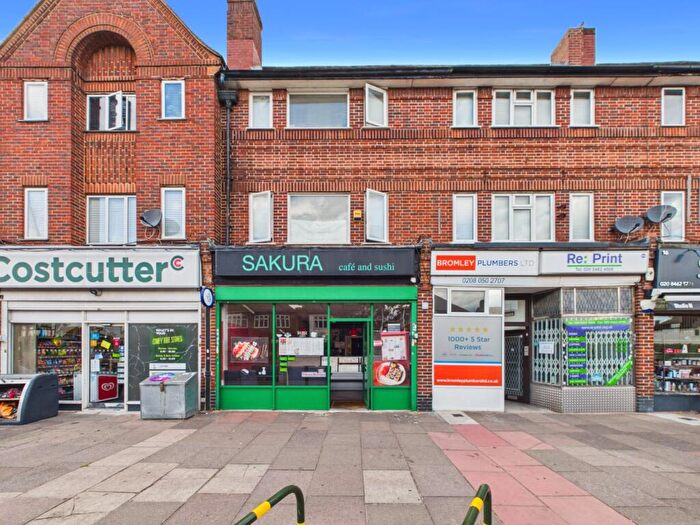 3 Bedroom Flat To Rent In West Wickham, Kent, BR4