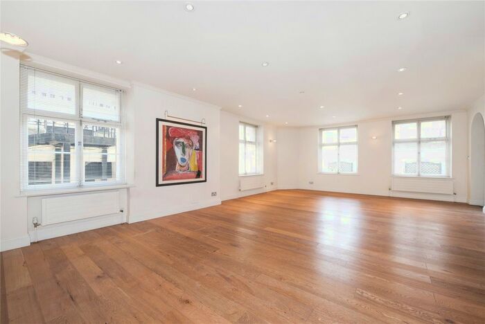 2 Bedroom Flat To Rent In Mansfield Street, Marylebone, W1G