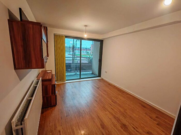 1 Bedroom Flat For Sale In Bush House, Berber Parade, Shooters Hill, SE18