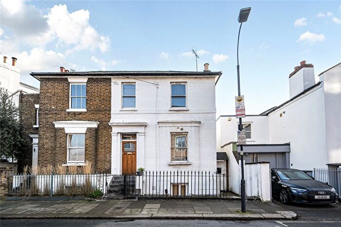 4 Bedroom Semi Detached House For Sale In Greenside Road, London, W12