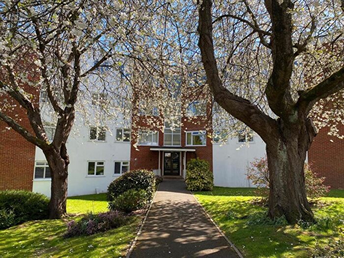 2 Bedroom Flat For Sale In Belle Vue Road, Bournemouth, BH6