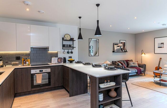 2 Bedroom Flat To Rent In Ascot Road, Watford, WD18
