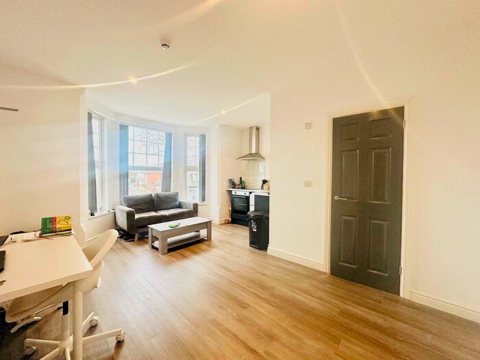 1 Bedroom Apartment To Rent In Derby Road, Nottingham, NG7