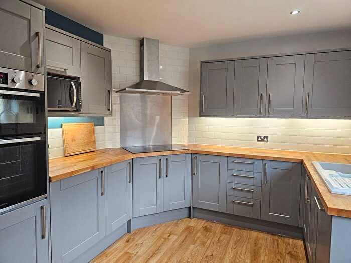 4 Bedroom Semi-Detached House To Rent In Conham Hill, Hanham, Bristol, BS15