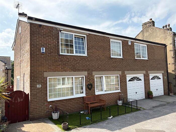 2 Bedroom Apartment To Rent In Bradford Road, Birkenshaw, Bradford, BD11