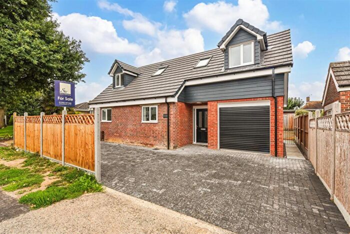 3 Bedroom Detached House For Sale In Bilsham Road, Yapton, BN18