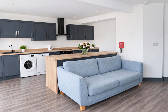 5 Bedroom Terraced House To Rent In Gloucester Road, Bristol, BS34