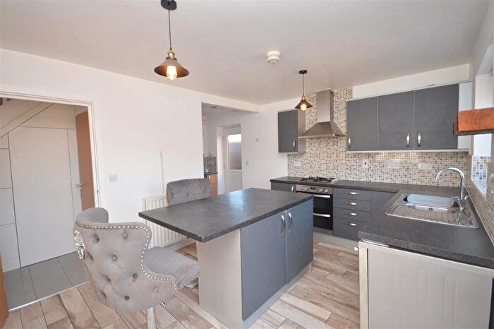 4 Bedroom Detached House For Sale In Netherwood Avenue, Castleford, WF10