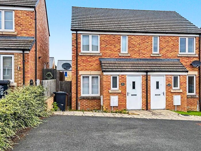 2 Bedroom Semi-Detached House To Rent In Yates Close, Weldon, NN17