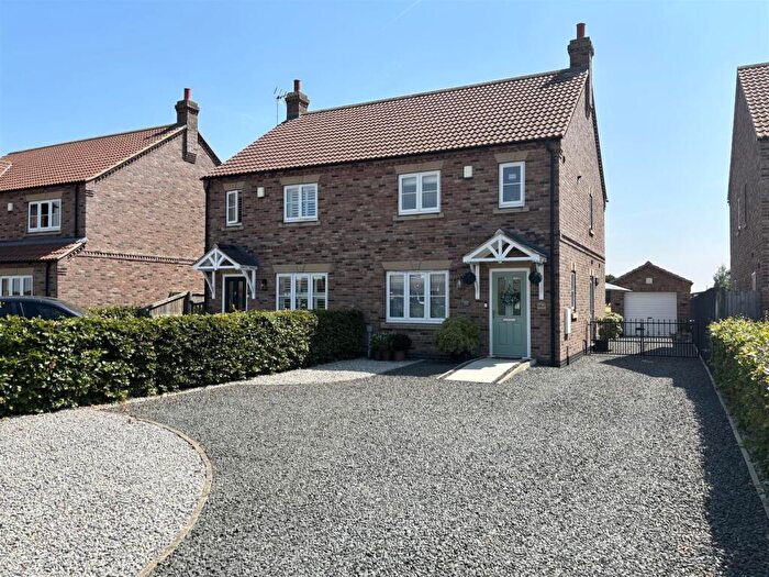 3 Bedroom Semi Detached House For Sale In Sandholme Road Eastrington, DN14