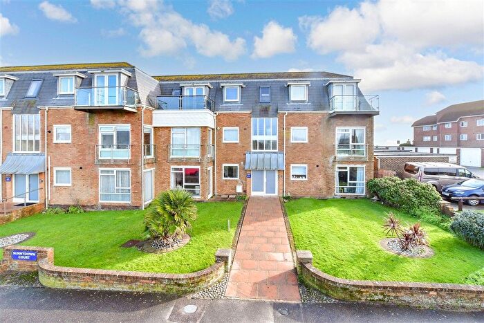 2 Bedroom Flat For Sale In Hendon Avenue, Rustington, West Sussex, BN16