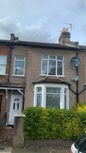 5 Bedroom Terraced House To Rent In Tilitson Road, Edmonton, N9