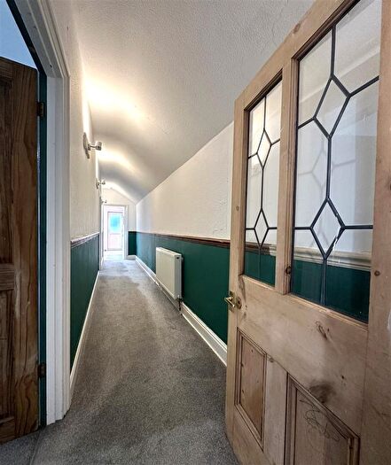 2 Bedroom Flat To Rent In Laws Street, Pembroke Dock, SA72