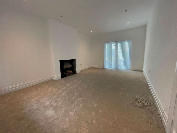 4 Bedroom Detached House To Rent In Somerset Way, Iver, SL0