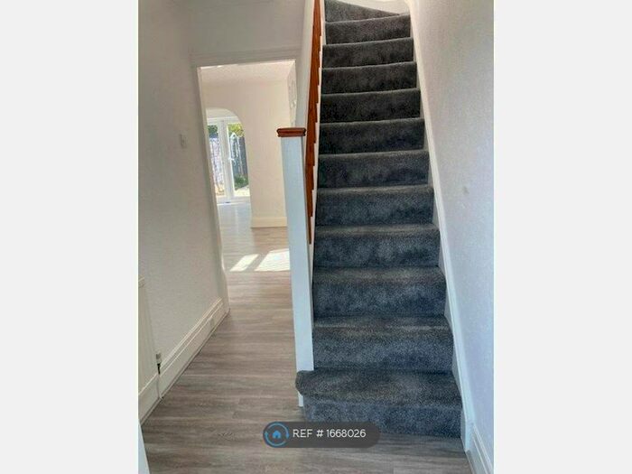 3 Bedroom Semi-Detached House To Rent In Compley Avenue, Poulton-Le-Fylde, FY6