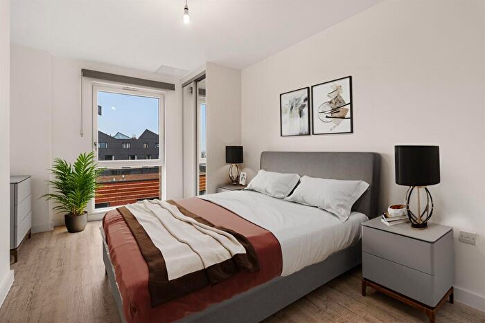 3 Bedroom Flat To Rent In Fizzy Walthamstow, D Blackhorse Lane, Walthamstow, E17