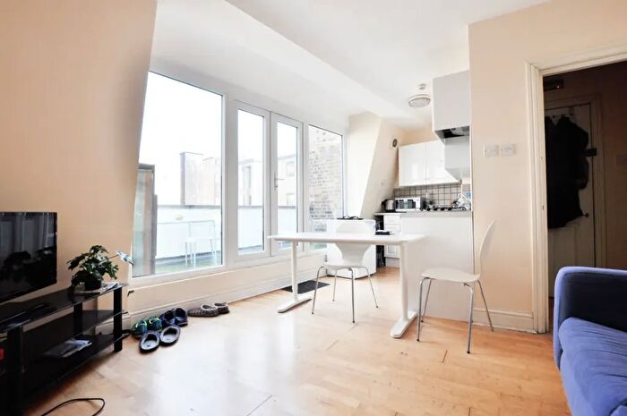 2 Bedroom Flat To Rent In London, W6