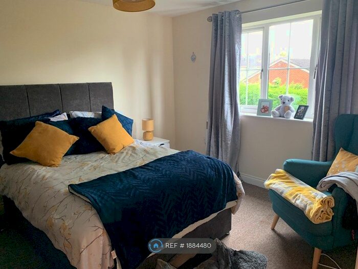 2 Bedroom Flat To Rent In Tower Rise, Tadcaster, LS24