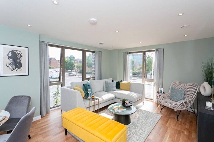 1 Bedroom Flat To Rent In Orchid Court, Watford, WD17