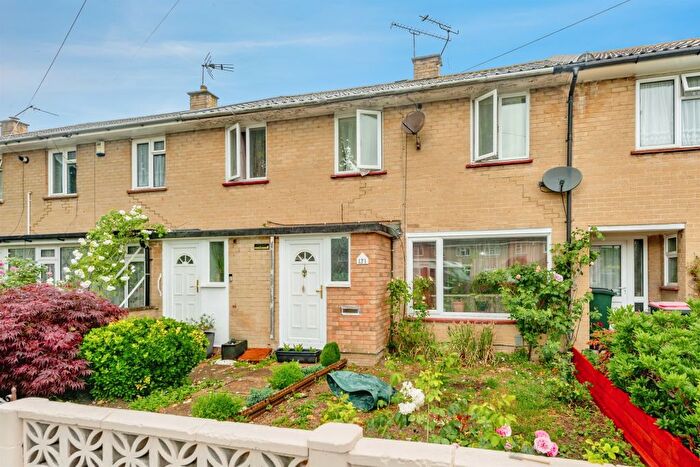 3 Bedroom Terraced House For Sale In Woodfield Road, Crawley, RH10