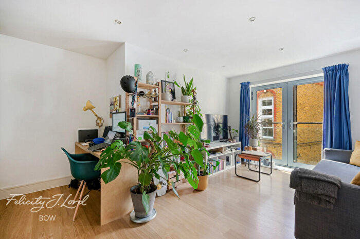 1 Bedroom Apartment For Sale In Salmon Lane, London, E14