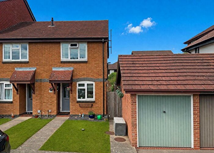 2 Bedroom End Of Terrace House For Sale In Wordsworth Mead, Redhill, RH1