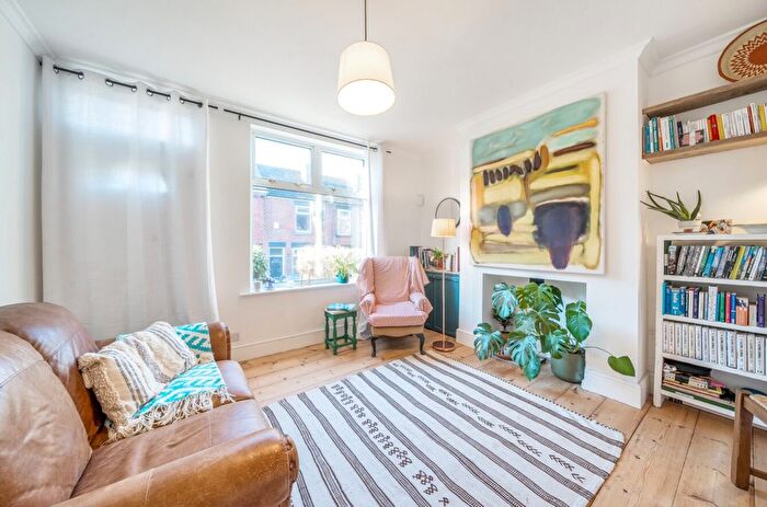 3 Bedroom End Of Terrace House For Sale In Hackthorn Road, Sheffield, South Yorkshire, S8