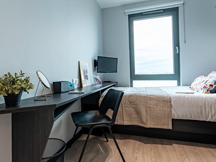 Studio To Rent In Old Oak Lane, London, NW10