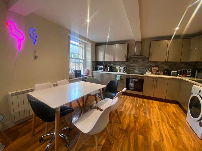 6 Bedroom Private Hall To Rent In Aalborg Place, Lancaster, LA1