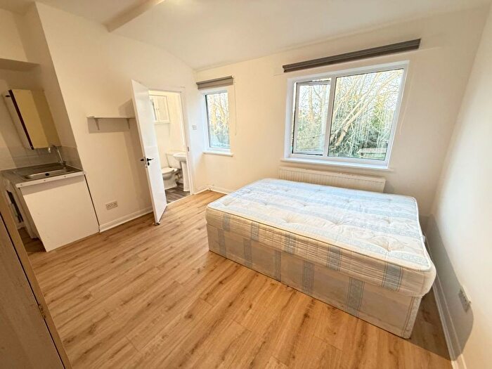 Studio To Rent In Flat, Colney Hatch Lane, London, N10