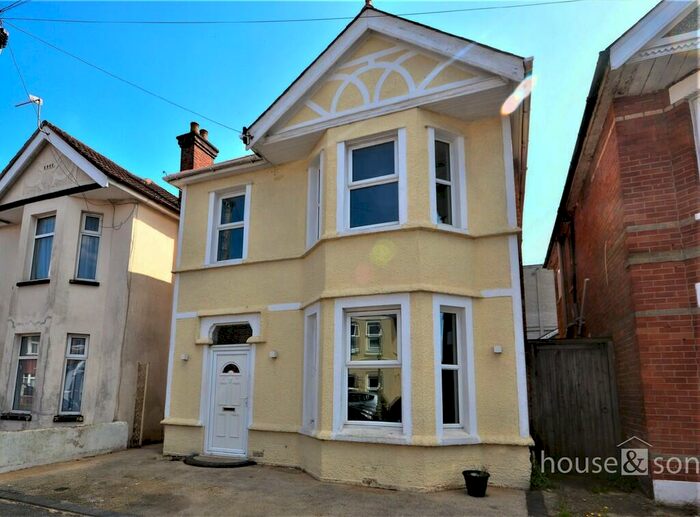 5 Bedroom Detached House To Rent In Moorfield Grove, Moordown, BH9