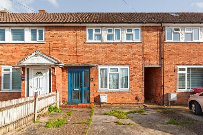 3 Bedroom Terraced House For Sale In Cockett Road, Slough, SL3