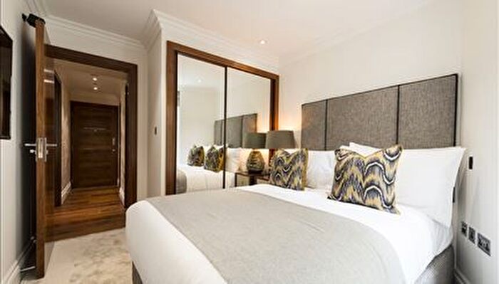 1 Bedroom Flat To Rent In Kensington Garden Square, Bayswater, W2