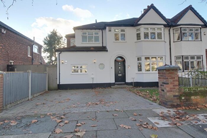 4 Bedroom Semi Detached House For Sale In Darby Road, Grassendale, Liverpool, L19