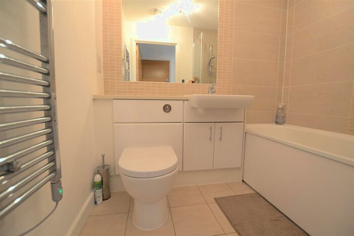 1 Bedroom Flat To Rent In Arlington House, West Drayton, UB7